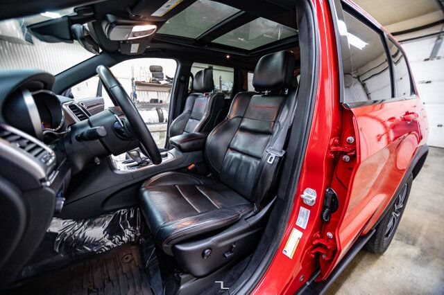 2017 Jeep Grand Cherokee 4x4 Trailhawk Leather Roof Nav BCam Red Deer AB