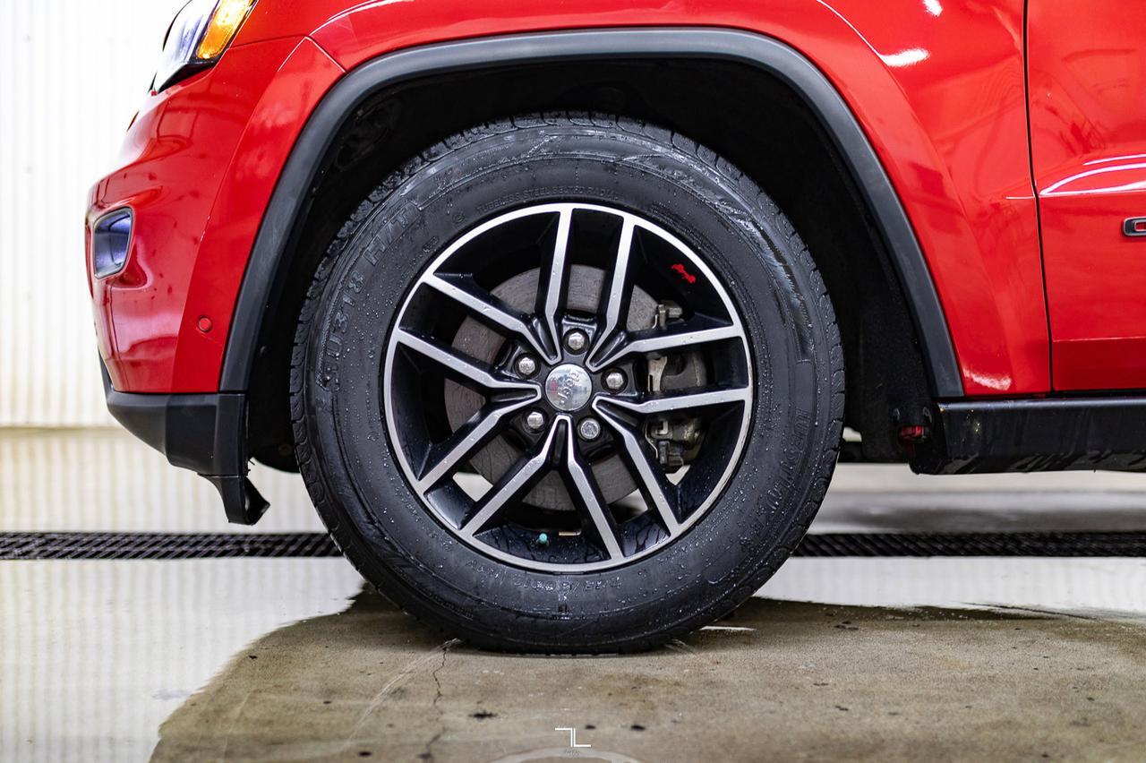 2017 Jeep Grand Cherokee 4x4 Trailhawk Leather Roof Nav BCam Red Deer AB