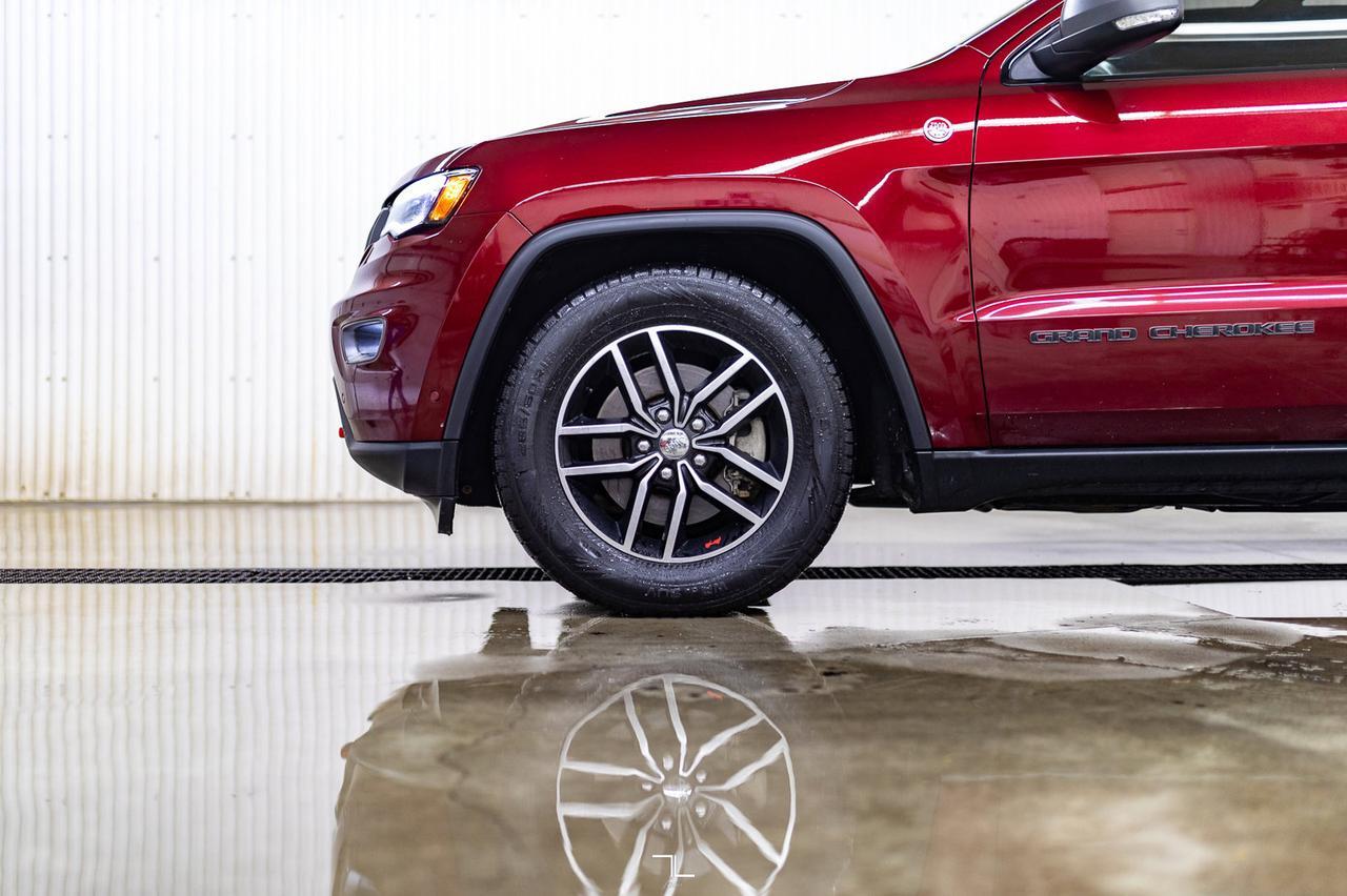 2017 Jeep Grand Cherokee 4x4 Trailhawk Leather Roof Nav Red Deer AB