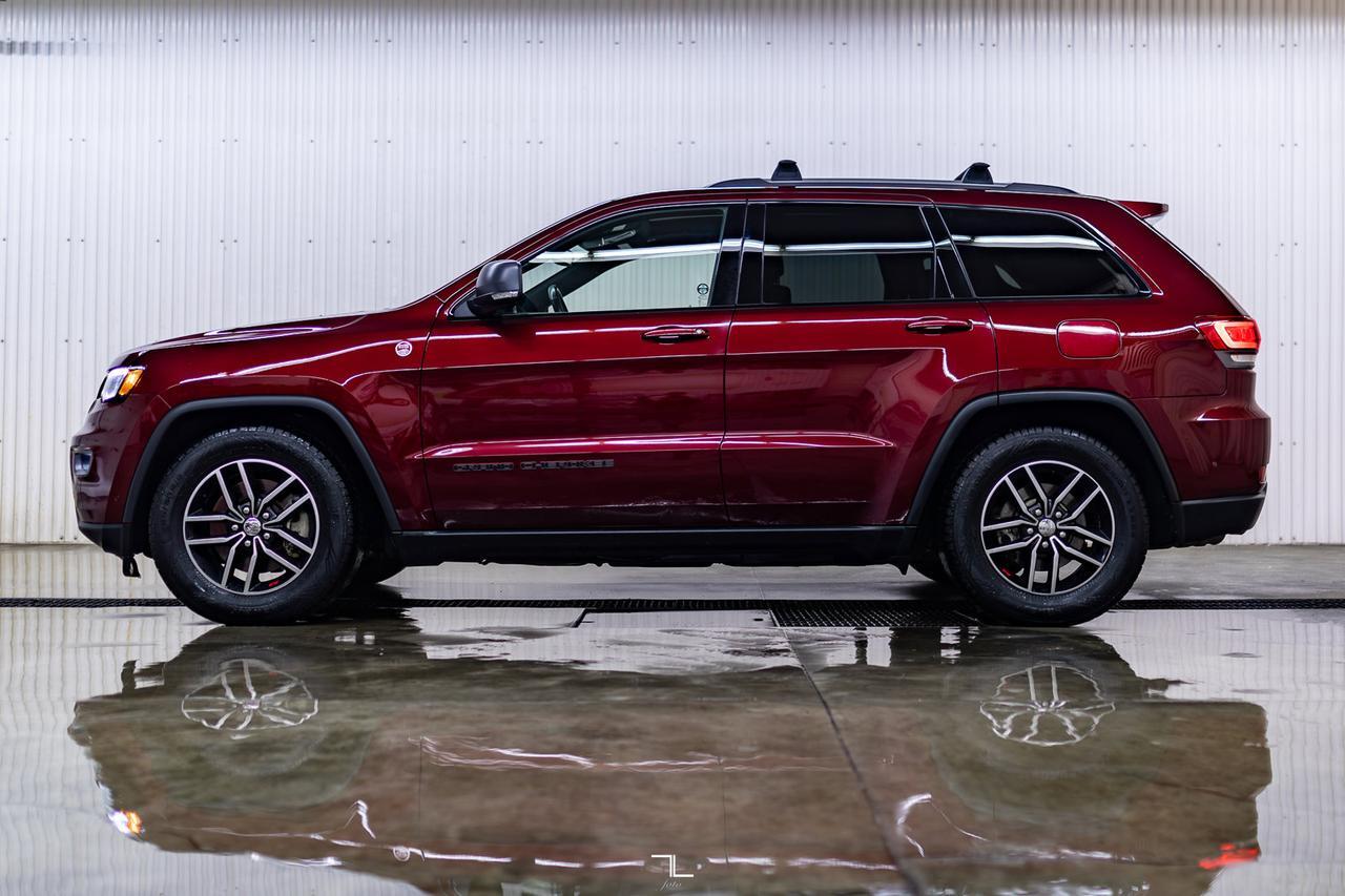 2017 Jeep Grand Cherokee 4x4 Trailhawk Leather Roof Nav Red Deer AB