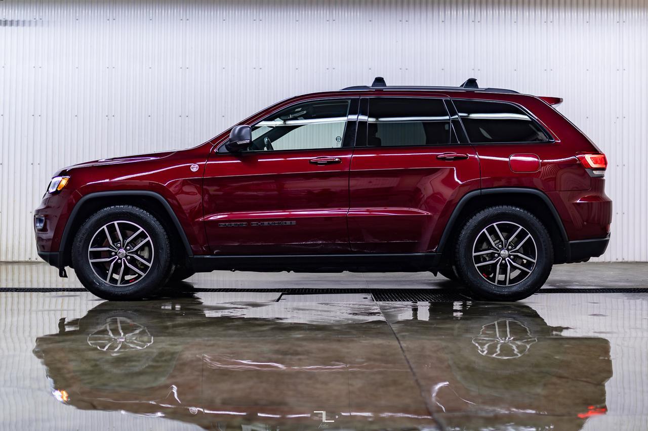 2017 Jeep Grand Cherokee 4x4 Trailhawk Leather Roof Nav Red Deer AB