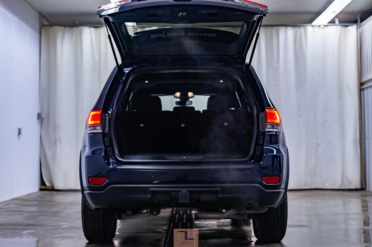 2017 Jeep Grand Cherokee AWD Laredo Roof BCam Red Deer AB