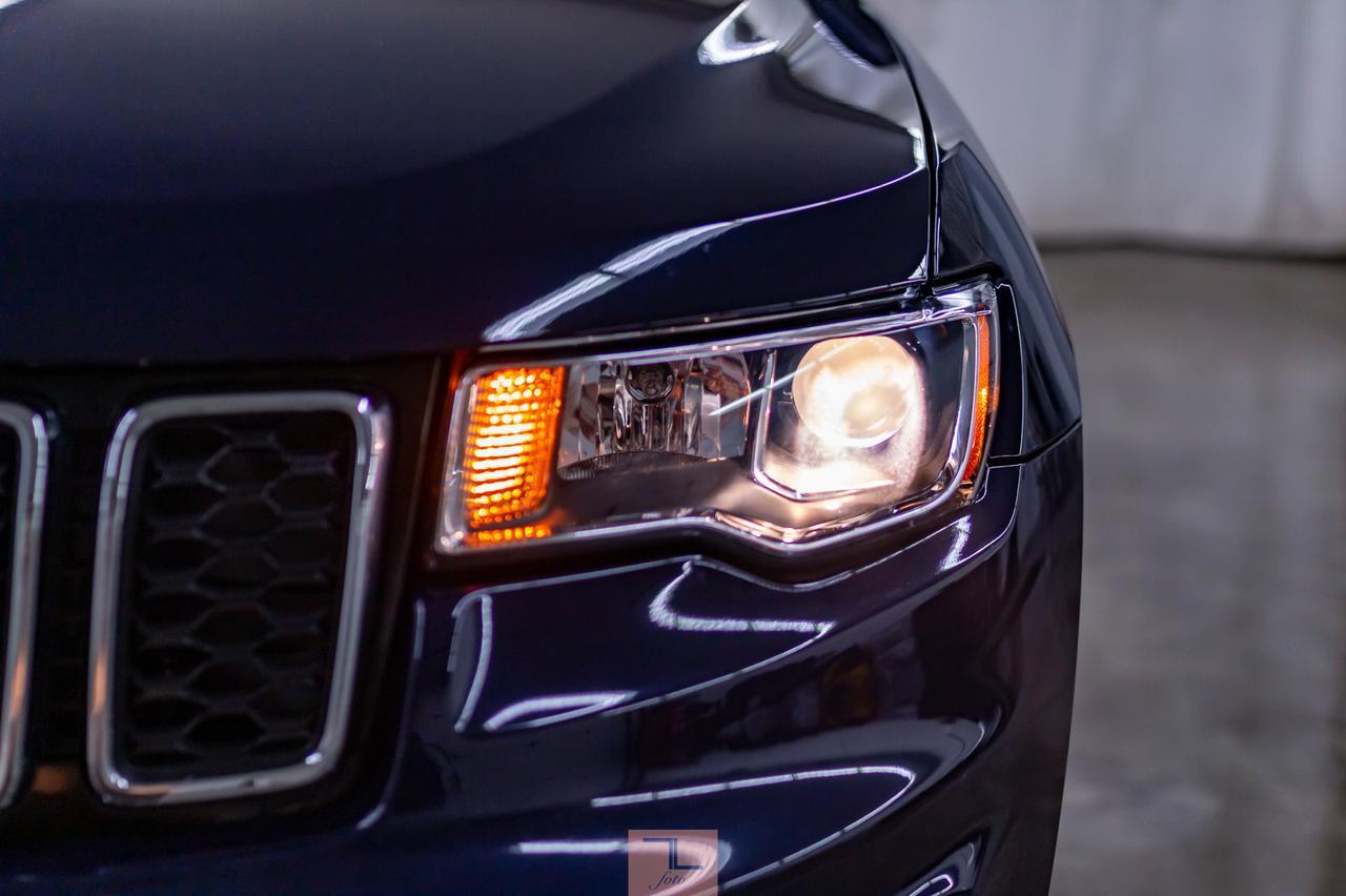 2017 Jeep Grand Cherokee AWD Laredo Roof BCam Red Deer AB