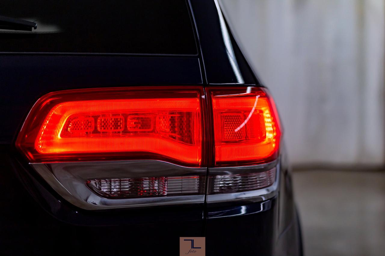 2017 Jeep Grand Cherokee AWD Laredo Roof BCam Red Deer AB