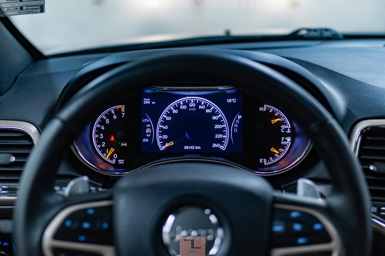 2017 Jeep Grand Cherokee AWD Laredo Roof BCam Red Deer AB
