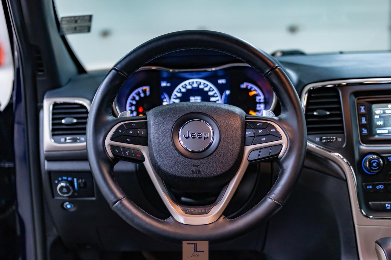 2017 Jeep Grand Cherokee AWD Laredo Roof BCam Red Deer AB