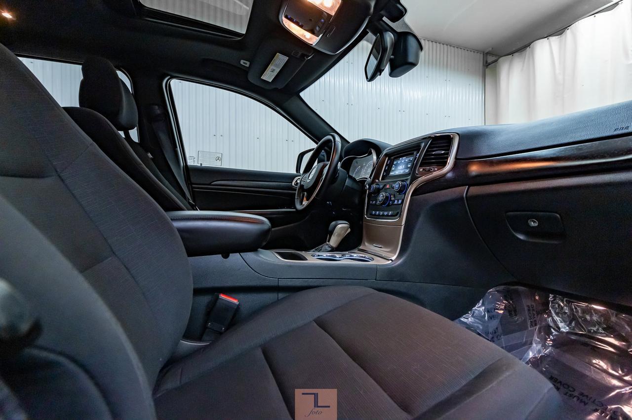 2017 Jeep Grand Cherokee AWD Laredo Roof BCam Red Deer AB