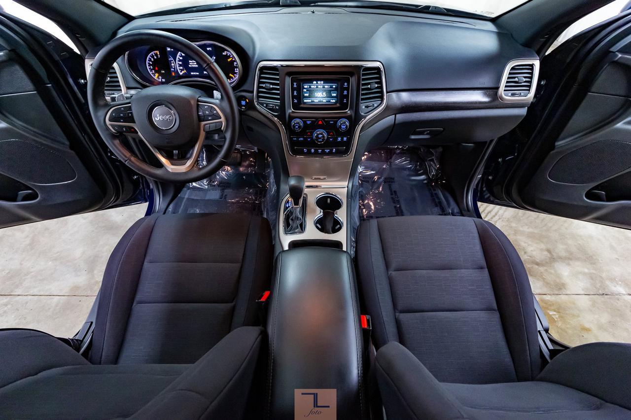 2017 Jeep Grand Cherokee AWD Laredo Roof BCam Red Deer AB