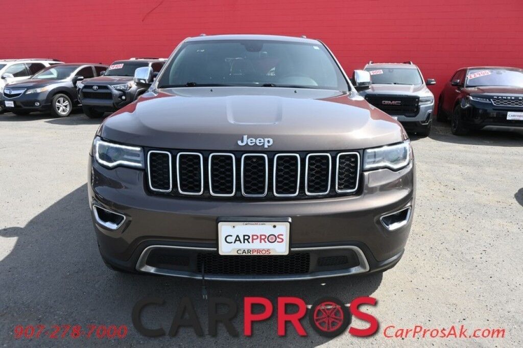 2017 Jeep Grand Cherokee Limited - 4x4 - Luxury Group II - Auto Start - Heated & Cooled Leather Memory Seats - Heated Steering Wheel - 2nd Row Heated Seats - Moonroof - Blind Spot Alert - Power Liftgate - Reverse Camera - Block Heater- 1-Owner