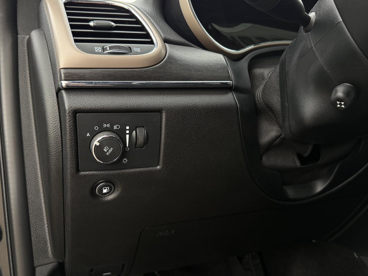 2017 Jeep Grand Cherokee Limited 4WD SUV | V6 Engine | Nappa Leather | Heated Vented | Power Liftgate | Backup Camera Redwater AB