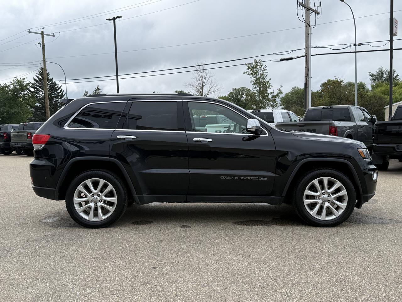 2017 Jeep Grand Cherokee Limited 4WD SUV | V6 Engine | Nappa Leather | Heated Vented | Power Liftgate | Backup Camera Redwater AB
