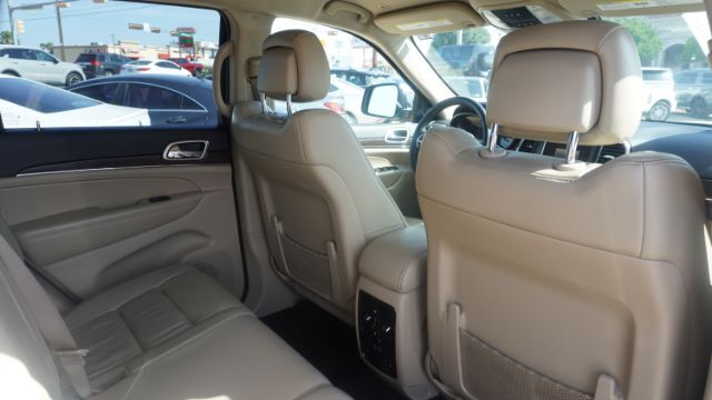 2017 Jeep Grand Cherokee Limited 4x2 Laredo TX