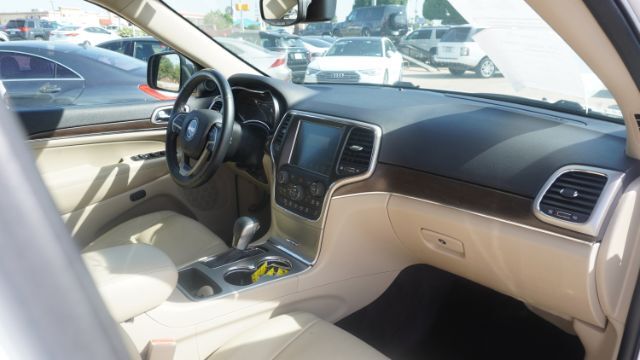 2017 Jeep Grand Cherokee Limited 4x2 Laredo TX