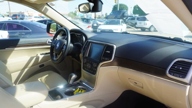 2017 Jeep Grand Cherokee Limited 4x2 Laredo TX