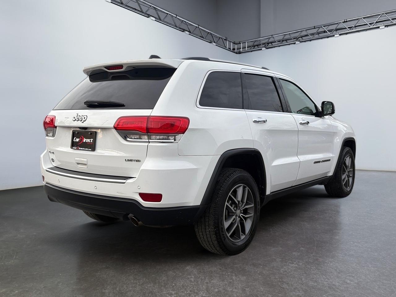 2017 Jeep Grand Cherokee Limited, BACKUP CAMERA, PARKING SENSORS, POWER LIFTGATE, HEATED STEERING WHEEL & SEATS, BLIND SPOT ALERT, LANE KEEP ASSIST, POWER SUNROOF, GET JEEPIN ON THE ROAD! Virginia Beach VA