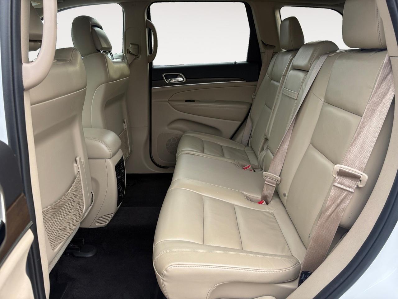 2017 Jeep Grand Cherokee Limited, BACKUP CAMERA, PARKING SENSORS, POWER LIFTGATE, HEATED STEERING WHEEL & SEATS, BLIND SPOT ALERT, LANE KEEP ASSIST, POWER SUNROOF, GET JEEPIN ON THE ROAD! Virginia Beach VA