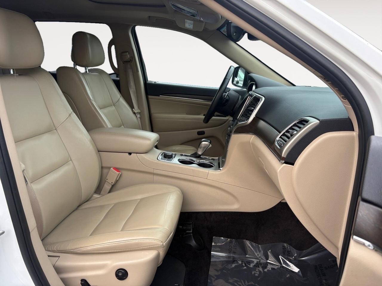 2017 Jeep Grand Cherokee Limited, BACKUP CAMERA, PARKING SENSORS, POWER LIFTGATE, HEATED STEERING WHEEL & SEATS, BLIND SPOT ALERT, LANE KEEP ASSIST, POWER SUNROOF, GET JEEPIN ON THE ROAD! Virginia Beach VA