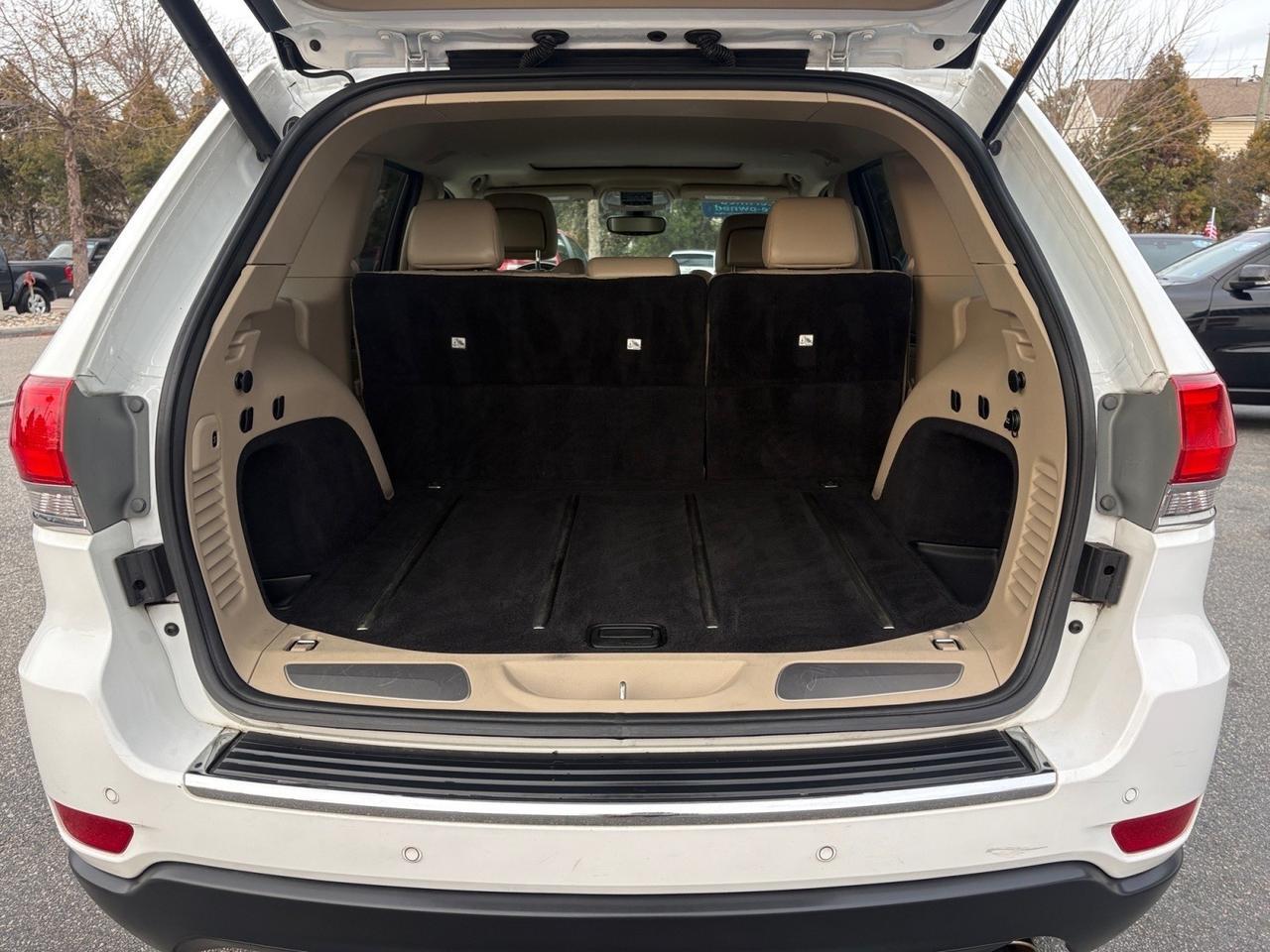 2017 Jeep Grand Cherokee Limited, BACKUP CAMERA, PARKING SENSORS, POWER LIFTGATE, HEATED STEERING WHEEL & SEATS, BLIND SPOT ALERT, LANE KEEP ASSIST, POWER SUNROOF, GET JEEPIN ON THE ROAD! Virginia Beach VA