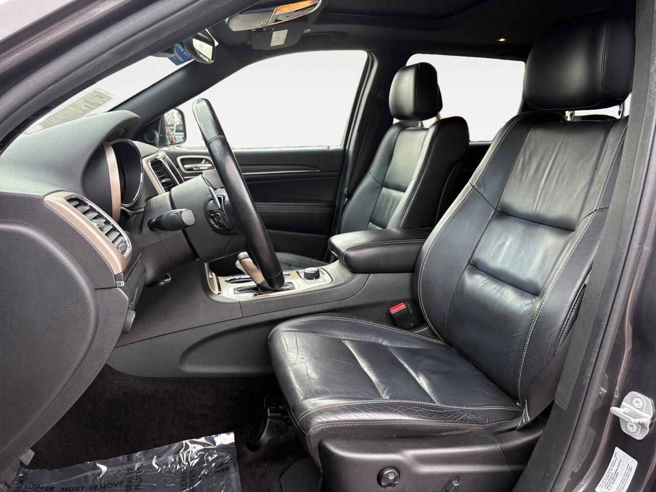 2017 Jeep Grand Cherokee Limited, POWER LIFTGATE, POWER SUNROOF, NAVIGATION, READY ALERT BRAKING, HEATED FRONT & REAR SEATS, REMOTE START, LOW MILES, GET ON THE ROAD IN THIS JEEP!