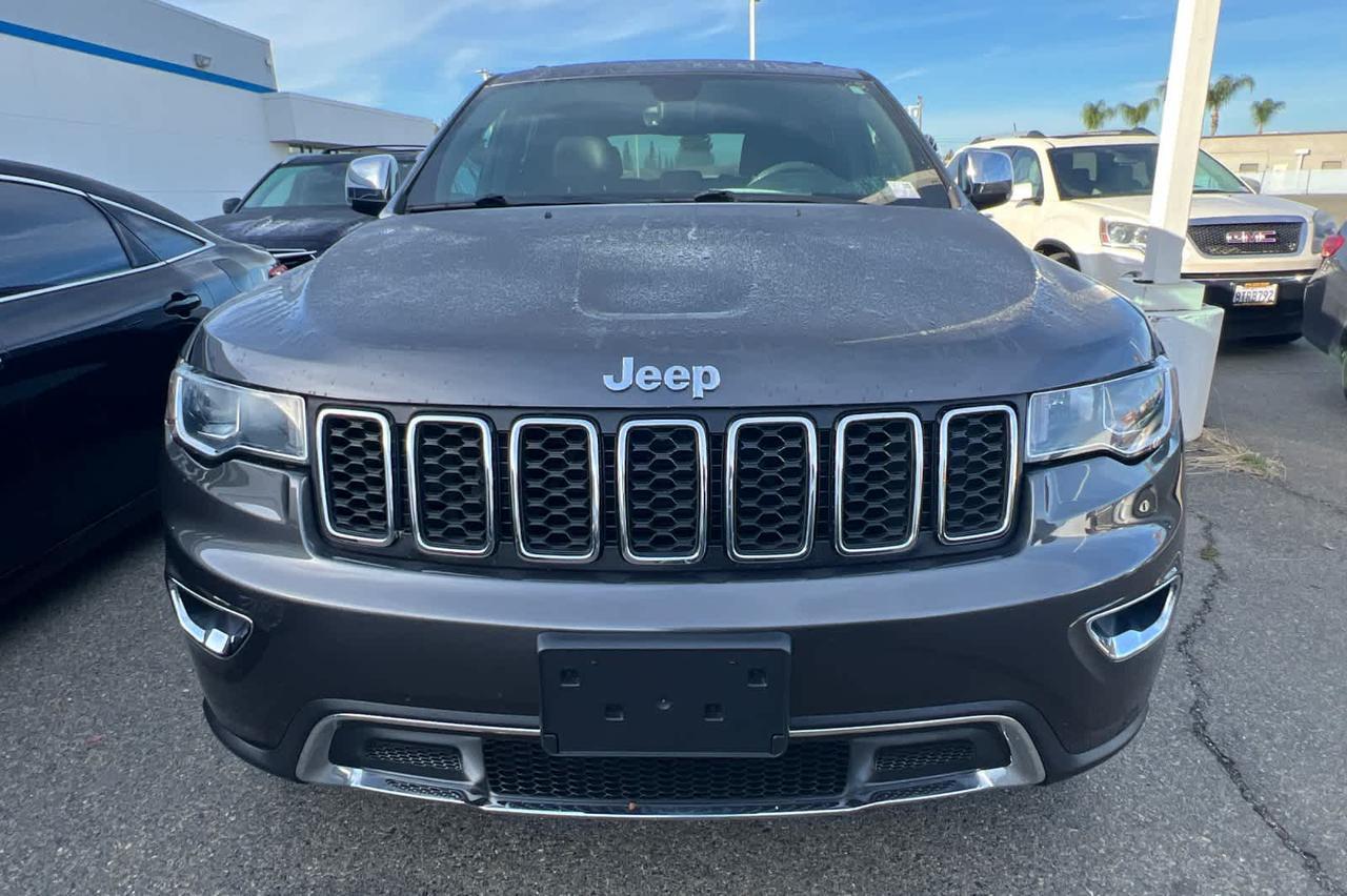 2017 Jeep Grand Cherokee Limited photo 3