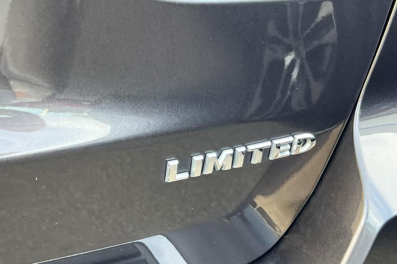 2017 Jeep Grand Cherokee Limited photo 4