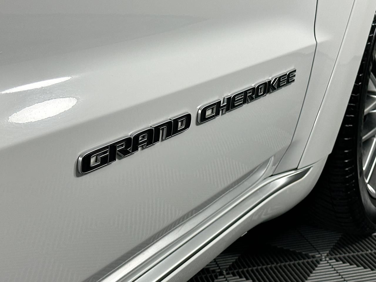 2017 Jeep Grand Cherokee Summit Tacoma WA