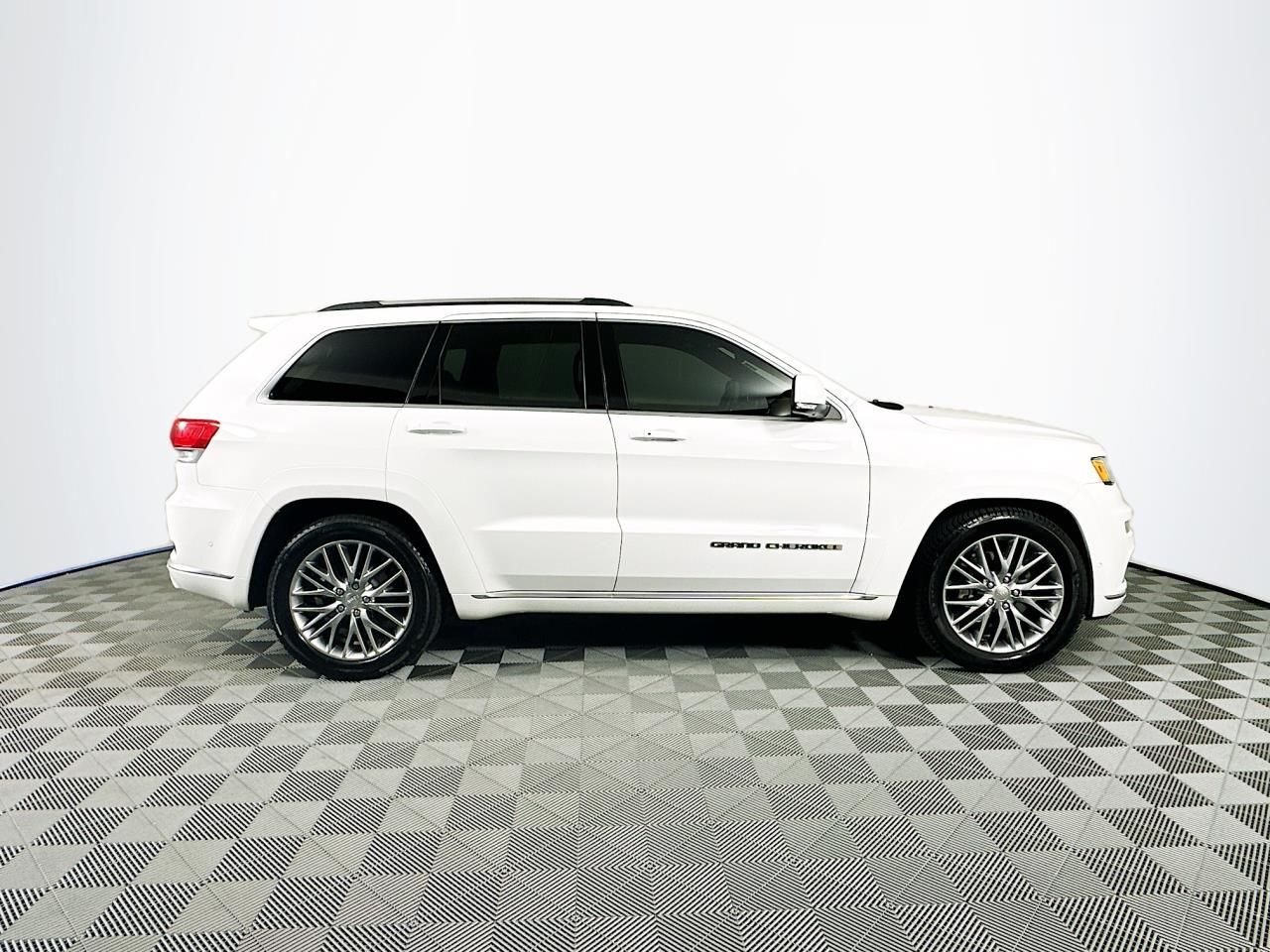2017 Jeep Grand Cherokee Summit Tacoma WA