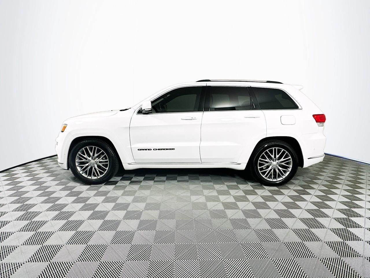 2017 Jeep Grand Cherokee Summit Tacoma WA