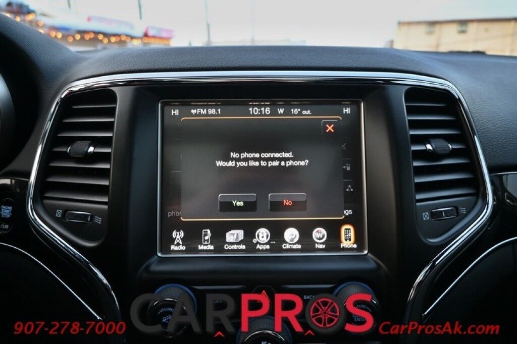 2017 Jeep Grand Cherokee Trailhawk - 3.6L V6 - Luxury Group - Front Leather Heated/Cooled Seats - 2nd Row Heated Seats - Heated Steering Wheel - Remote Start - Bluetooth - Backup Camera - Fog Lights - Tow Pkg Anchorage AK