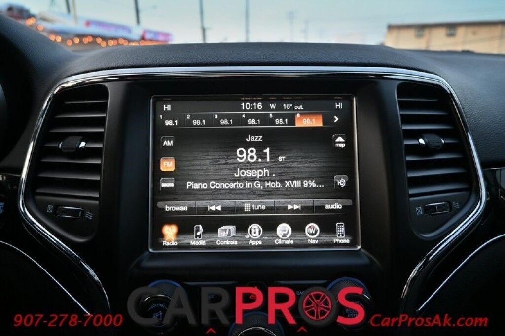 2017 Jeep Grand Cherokee Trailhawk - 3.6L V6 - Luxury Group - Front Leather Heated/Cooled Seats - 2nd Row Heated Seats - Heated Steering Wheel - Remote Start - Bluetooth - Backup Camera - Fog Lights - Tow Pkg Anchorage AK