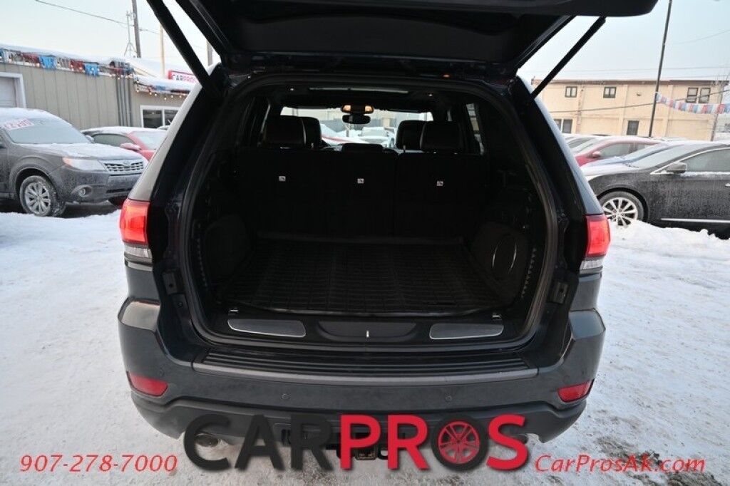 2017 Jeep Grand Cherokee Trailhawk - 3.6L V6 - Luxury Group - Front Leather Heated/Cooled Seats - 2nd Row Heated Seats - Heated Steering Wheel - Remote Start - Bluetooth - Backup Camera - Fog Lights - Tow Pkg Anchorage AK