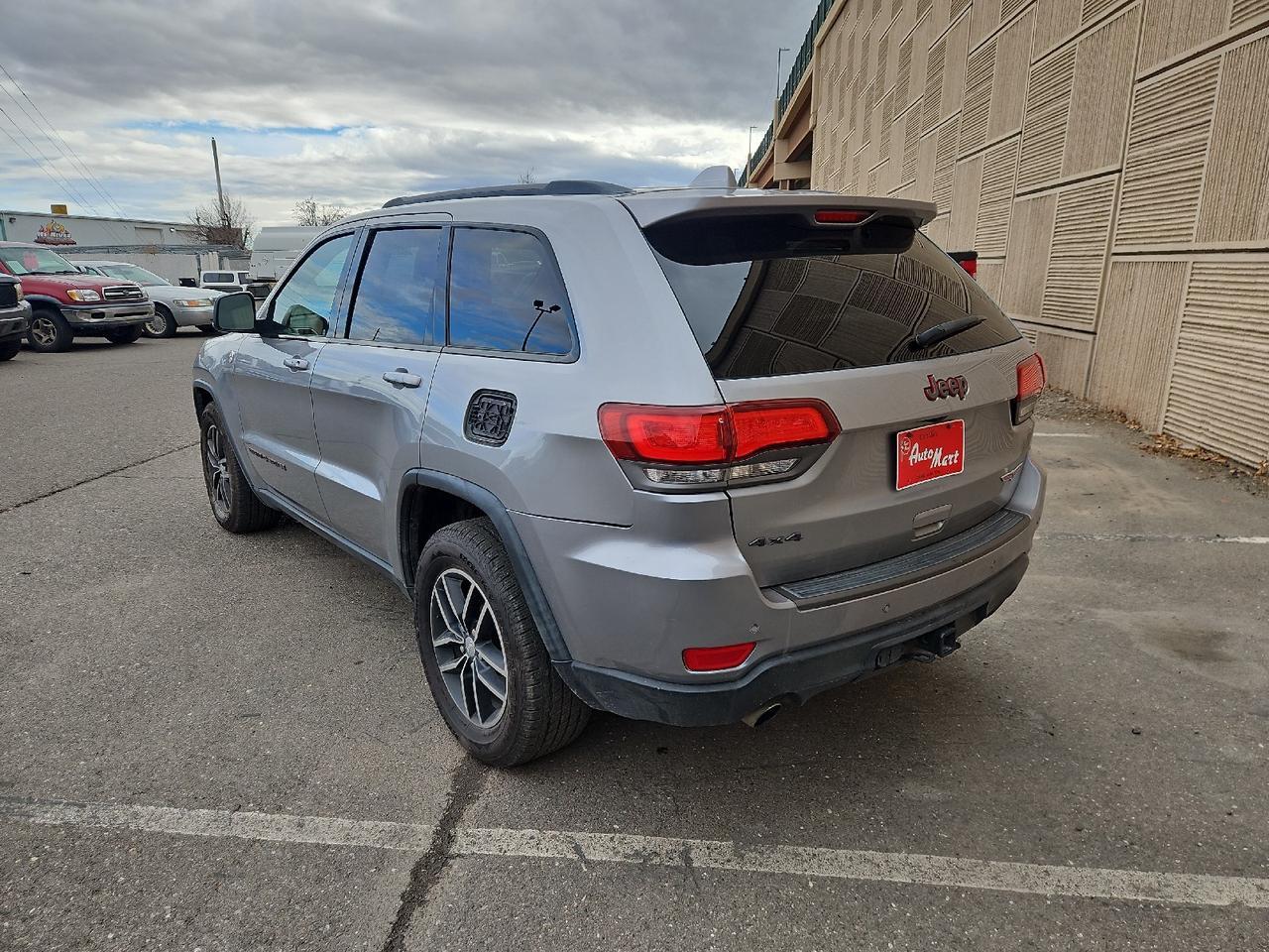 2017 Jeep Grand Cherokee Trailhawk photo 3
