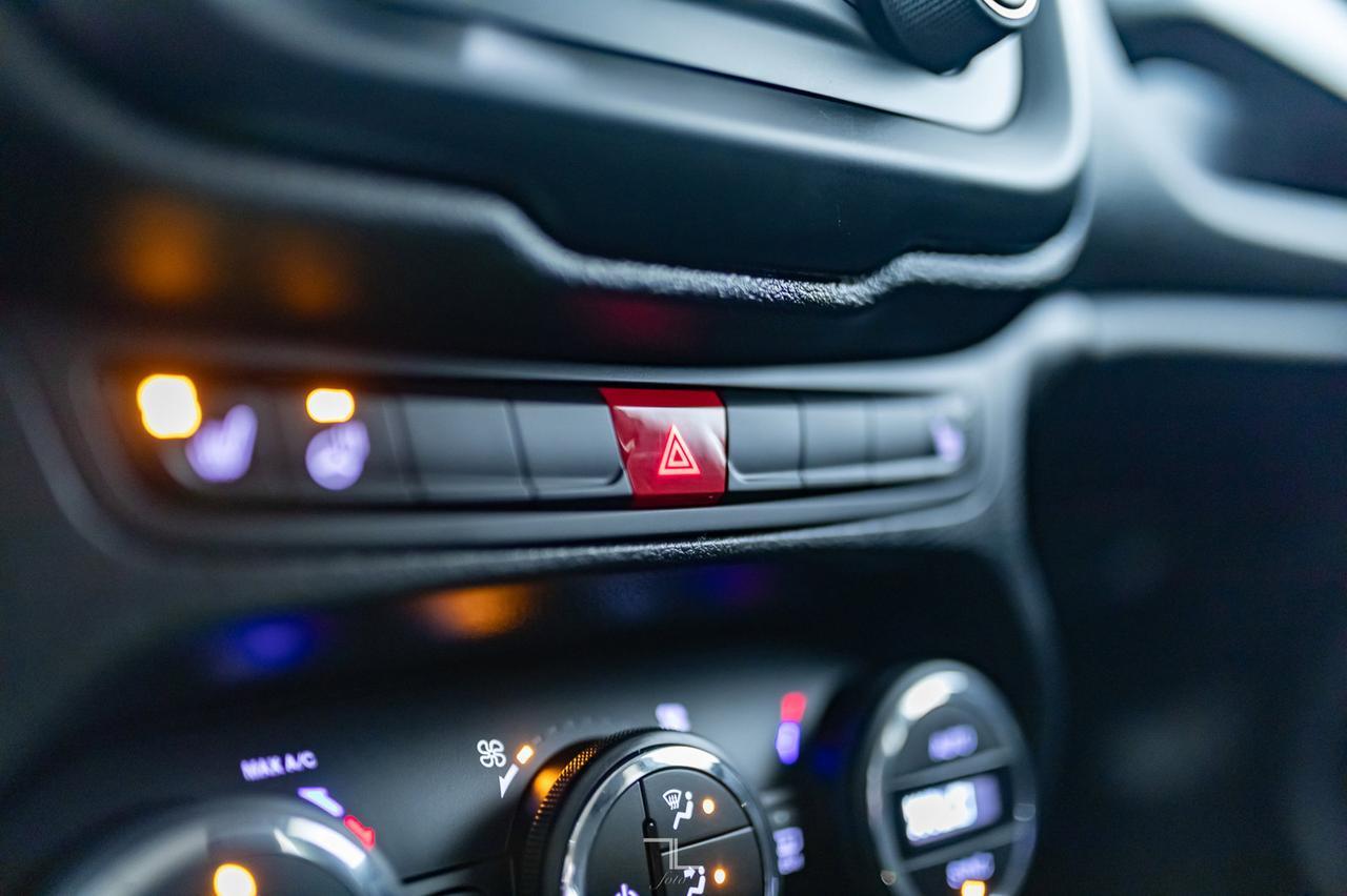 2017 Jeep Renegade 4x4 Altitude BCAM Red Deer AB