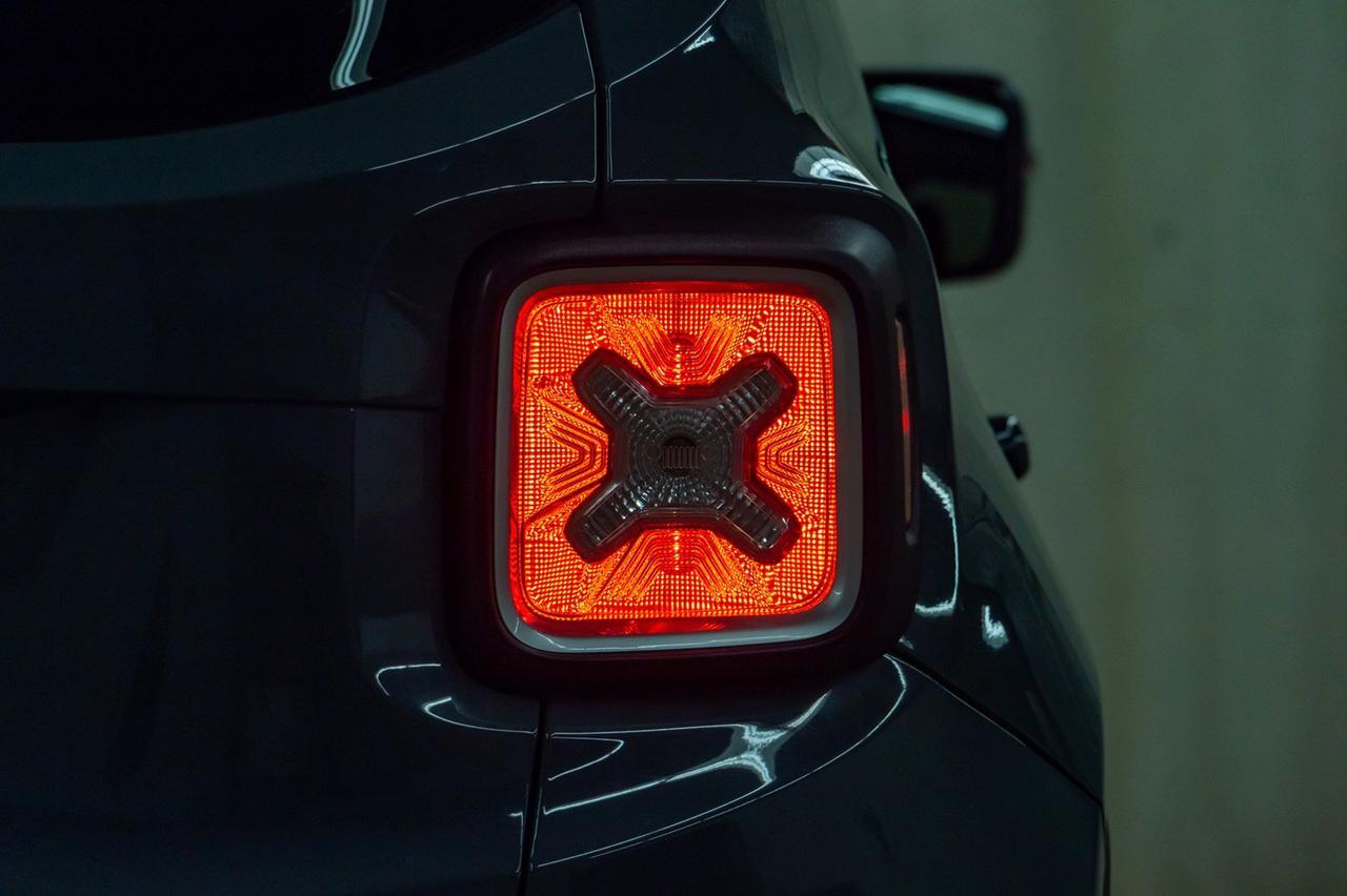 2017 Jeep Renegade 4x4 Limited Leather Roof Nav Red Deer AB