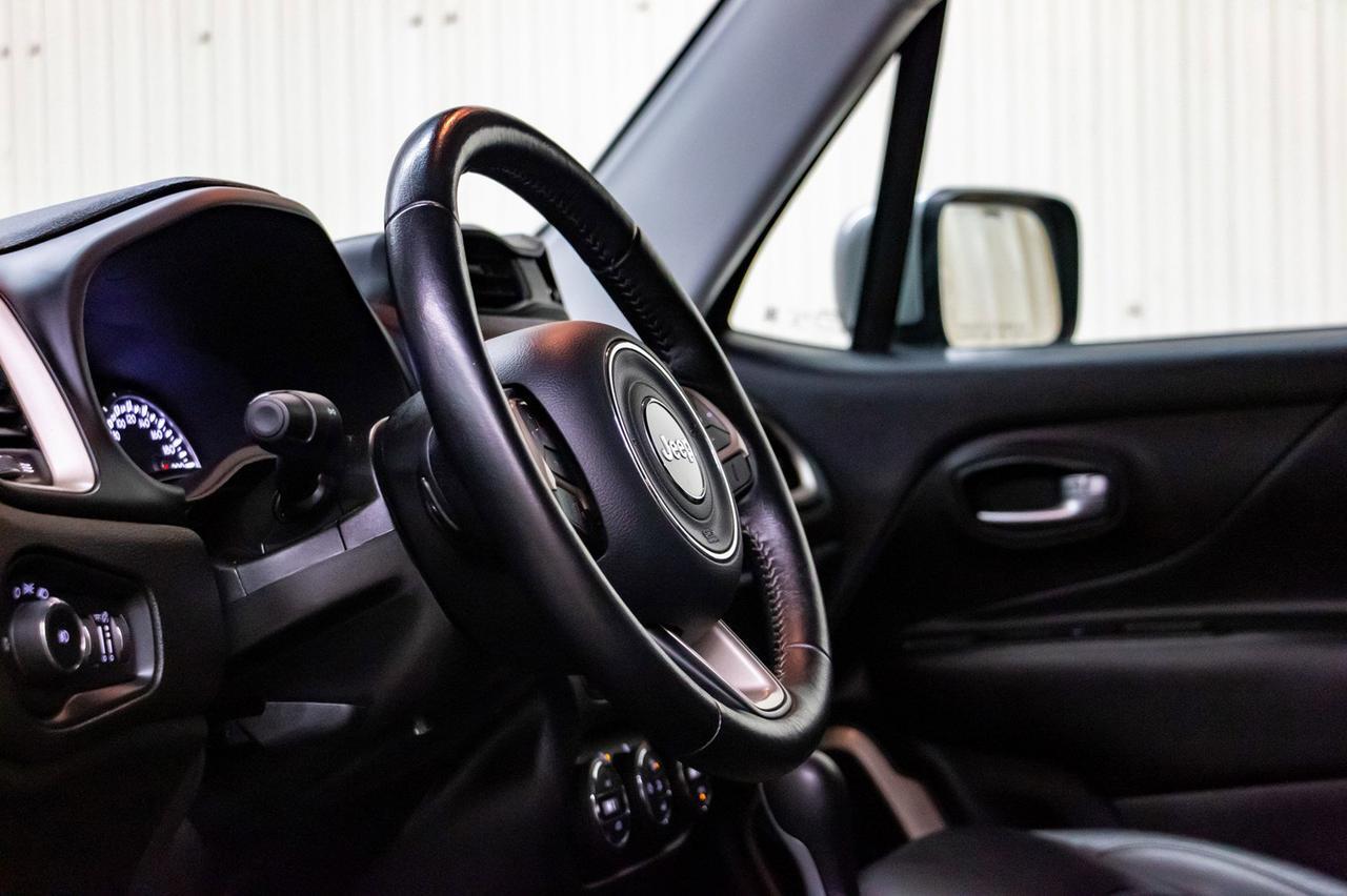 2017 Jeep Renegade 4x4 Limited Leather Roof Nav Red Deer AB