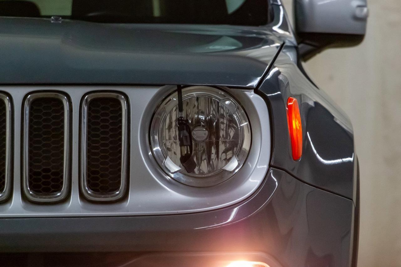 2017 Jeep Renegade 4x4 Limited Leather Roof Nav Red Deer AB