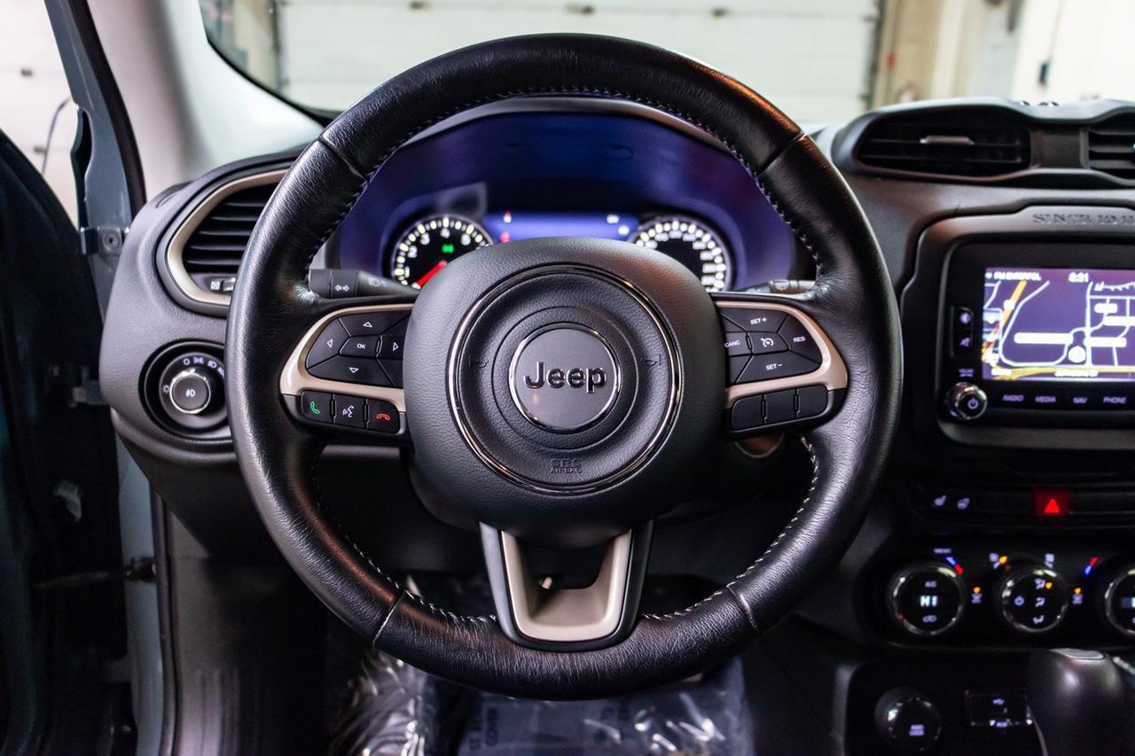 2017 Jeep Renegade 4x4 Limited Leather Roof Nav Red Deer AB