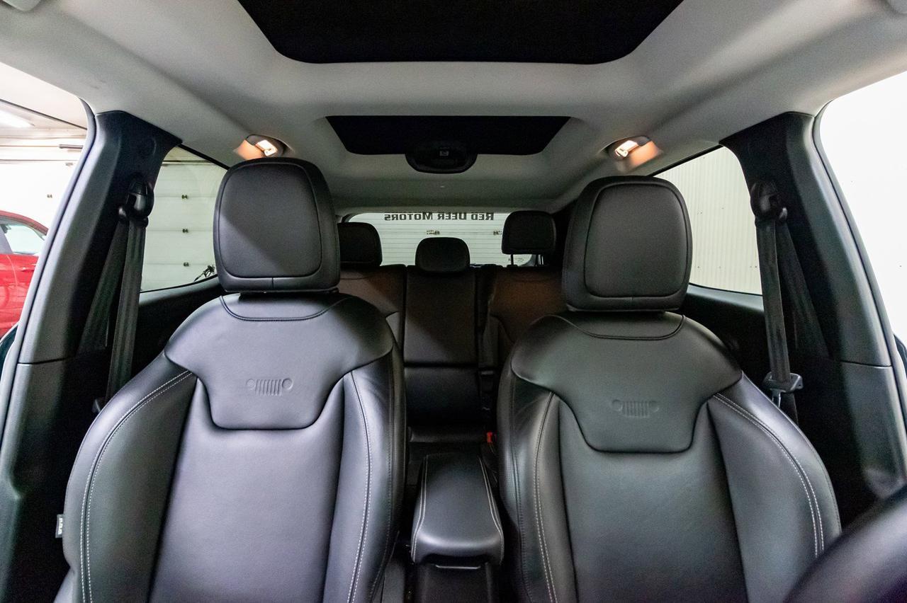 2017 Jeep Renegade 4x4 Limited Leather Roof Nav Red Deer AB