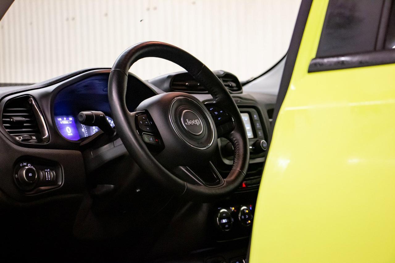 2017 Jeep Renegade 4x4 North Edition Roof BCam Red Deer AB