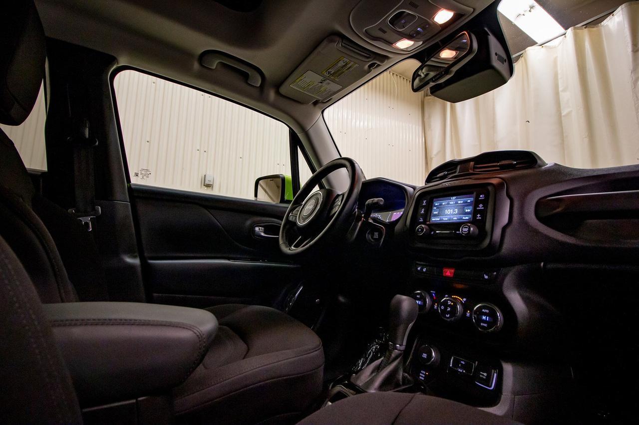 2017 Jeep Renegade 4x4 North Edition Roof BCam Red Deer AB