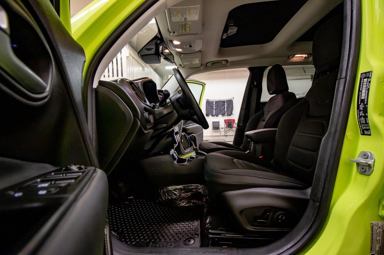 2017 Jeep Renegade 4x4 North Edition Roof BCam Red Deer AB