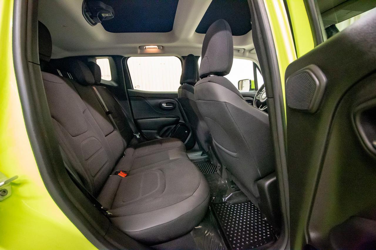 2017 Jeep Renegade 4x4 North Edition Roof BCam Red Deer AB