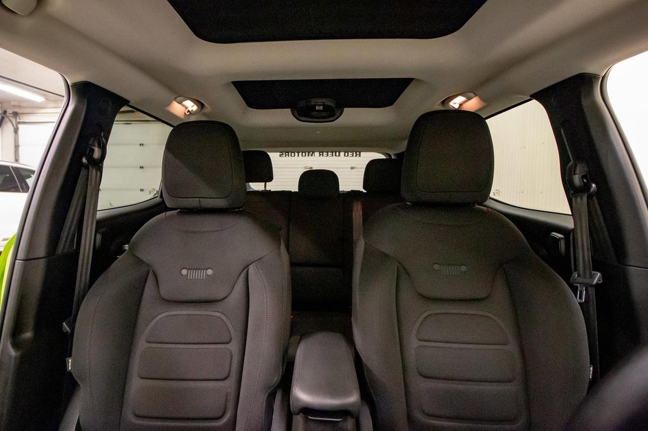 2017 Jeep Renegade 4x4 North Edition Roof BCam Red Deer AB