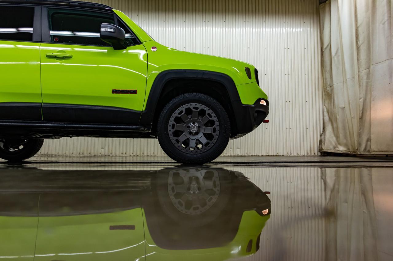 2017 Jeep Renegade 4x4 Trailhawk BCam Level Kit Red Deer AB