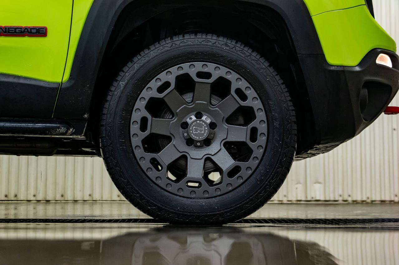 2017 Jeep Renegade 4x4 Trailhawk BCam Level Kit Red Deer AB