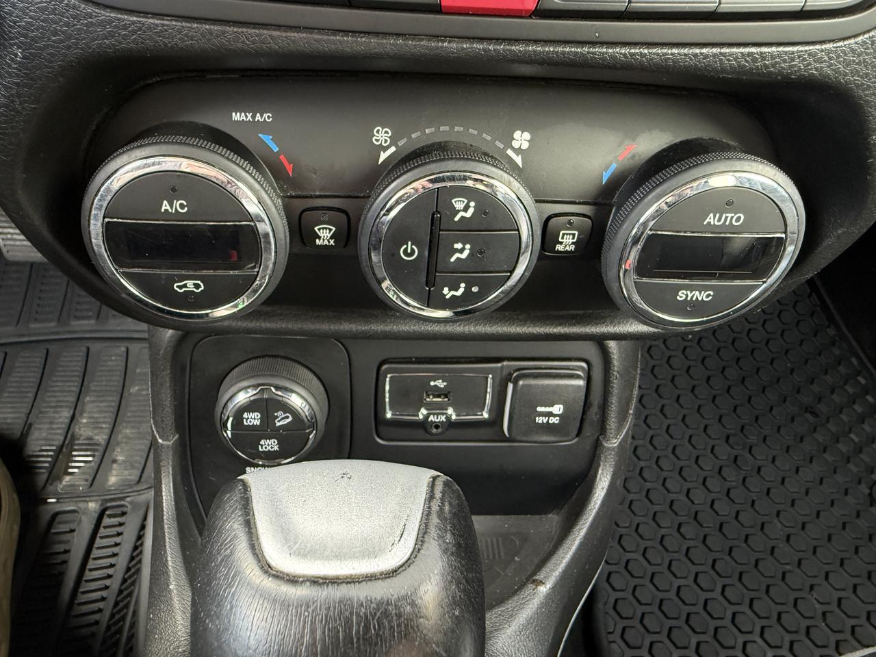 2017 Jeep Renegade Deserthawk 4WD | Mojave Sand | BeatsAudio Premium Sound | Backup Camera | Towing Pkg | Keyless Entry Redwater AB