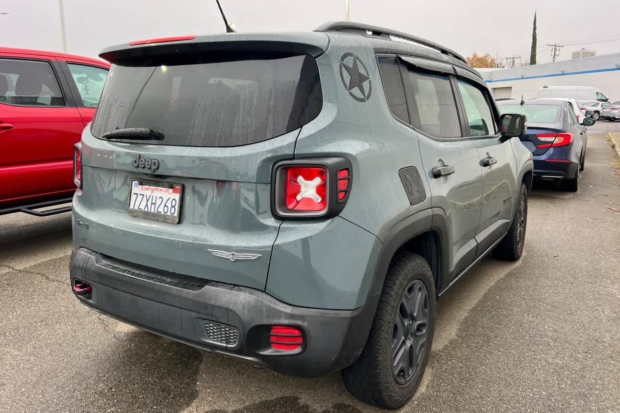 2017 Jeep Renegade Deserthawk