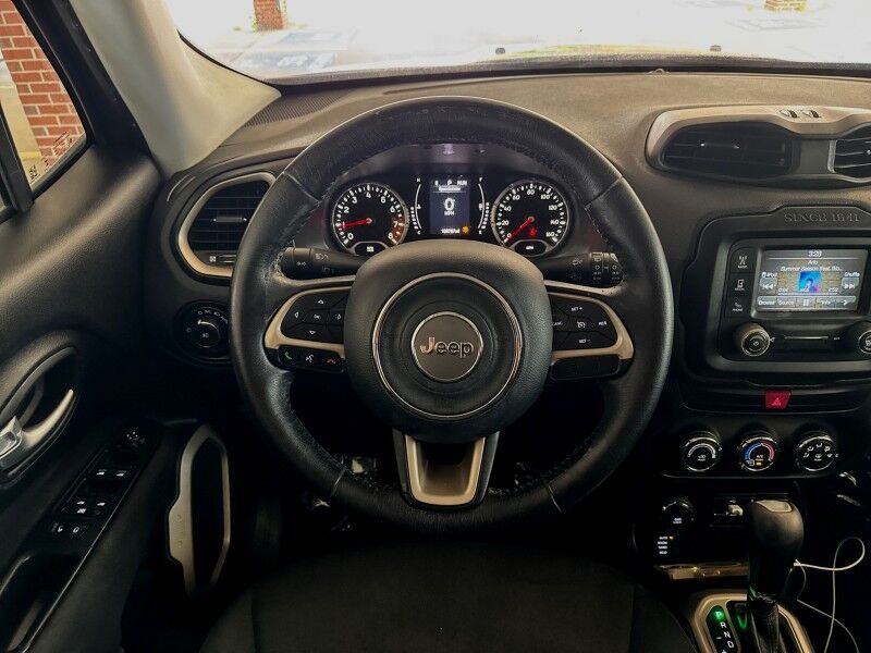 2017 Jeep Renegade Latitude AWD/4WD w/ Passive Entry Remote Start Package Arlington VA
