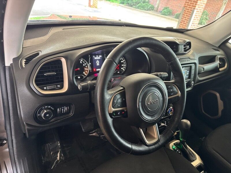 2017 Jeep Renegade Latitude AWD/4WD w/ Passive Entry Remote Start Package Arlington VA