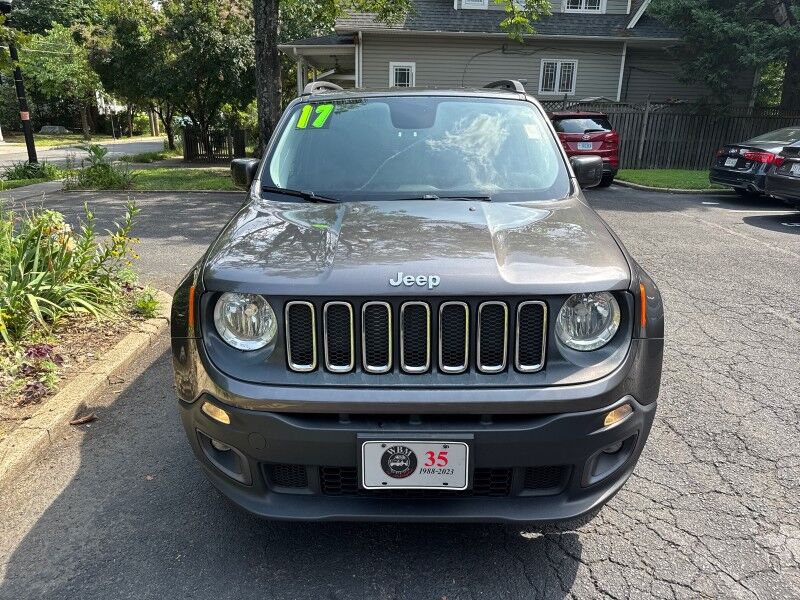2017 Jeep Renegade Latitude AWD/4WD w/ Passive Entry Remote Start Package Arlington VA